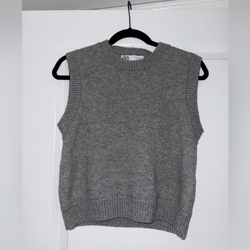 Zara Gray Knit Sleeveless Crewneck Vest Small